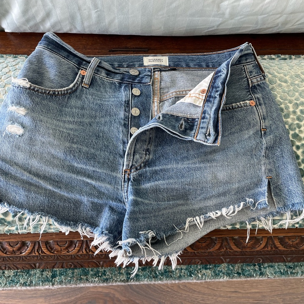 CITIZENS of HUMANITY - cute denim cut offs